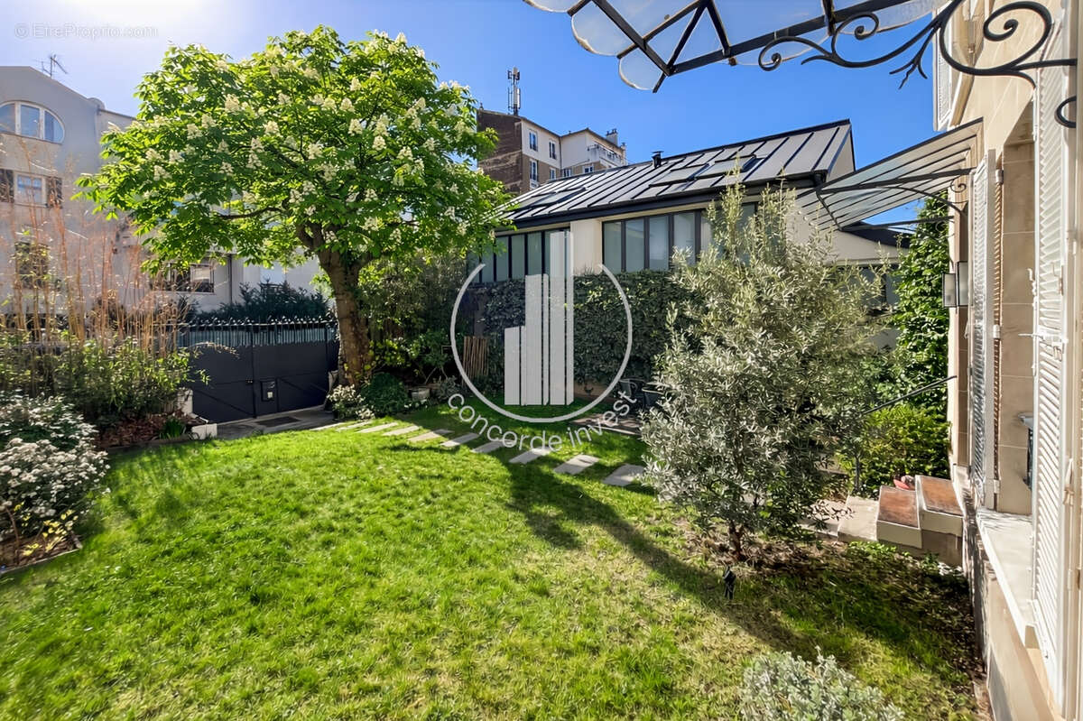 Maison à ASNIERES-SUR-SEINE