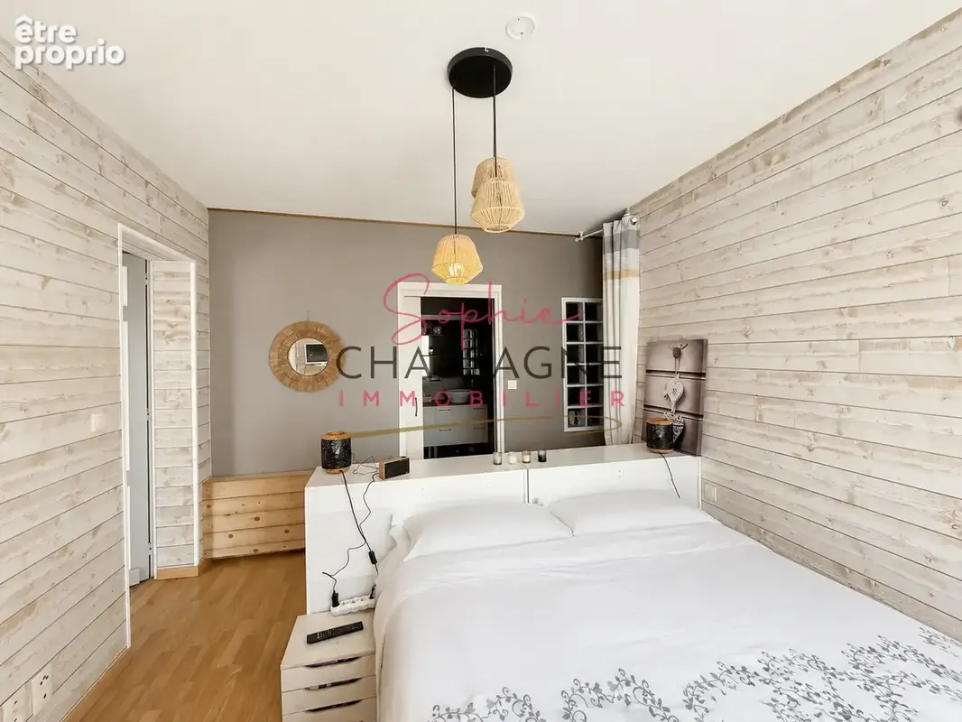 Propriété en pierre avec 2 logements sur 8718 m2 de terrain. - photo 9