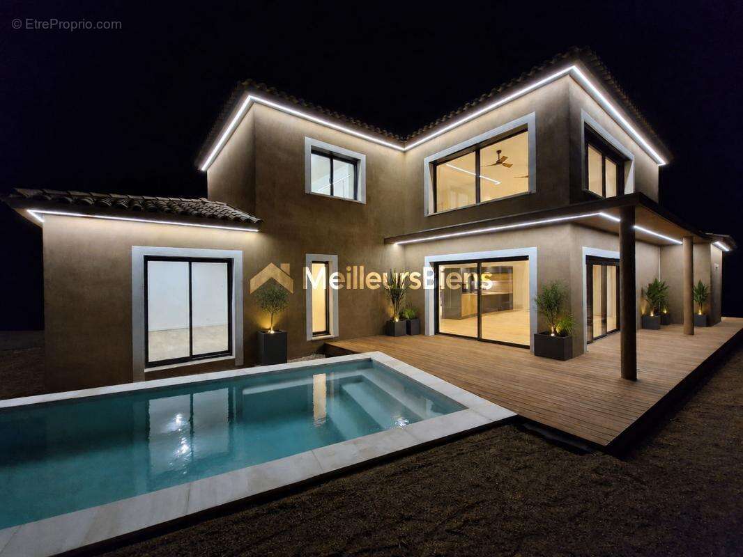 Maison à ROQUEBRUNE-SUR-ARGENS