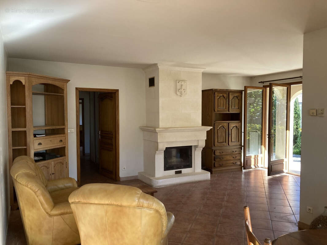 maison T3 plain-pied avec garage sur 900 m² - photo 5