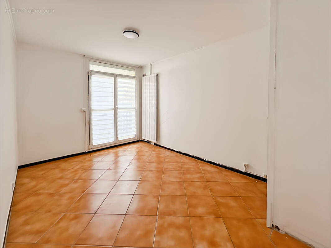 Appartement 60m² à marignane - photo 4