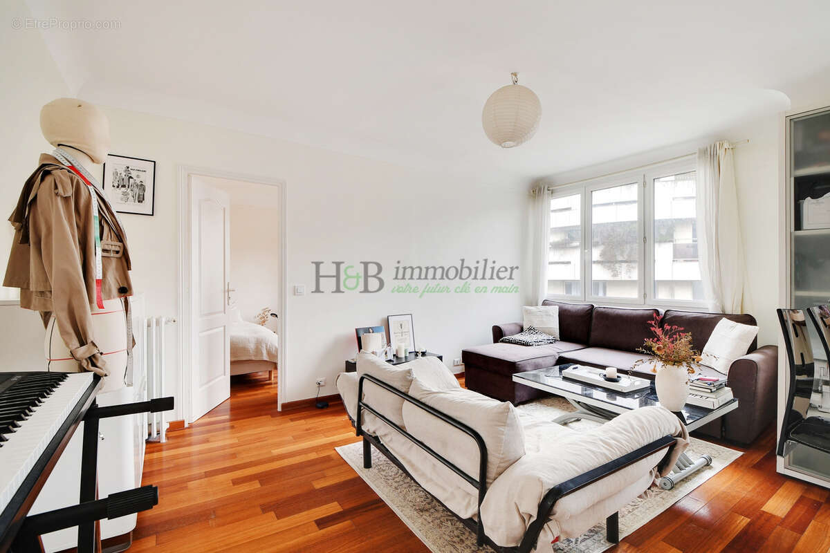 Appartement à PARIS-10E
