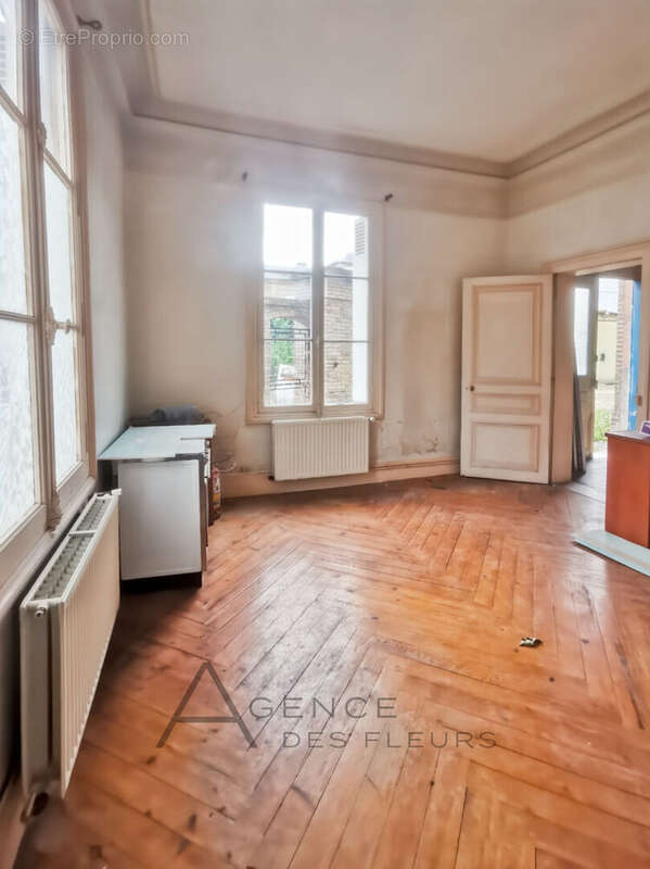 A saisir grande maison à rénover de160 m² - photo 7