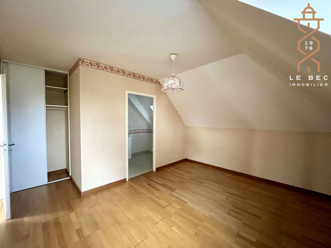 Appartement à SENE