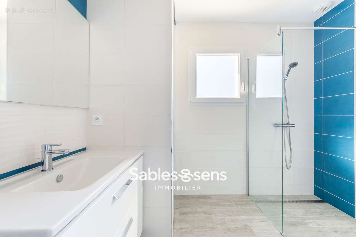 Maison T4 de plain-pied sur la commune des Achards - photo 10