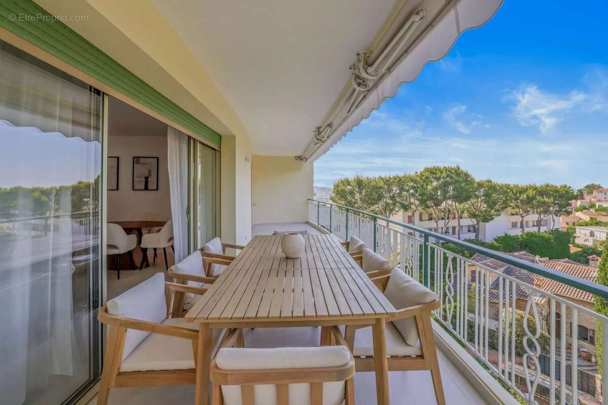 Appartement à LE CANNET