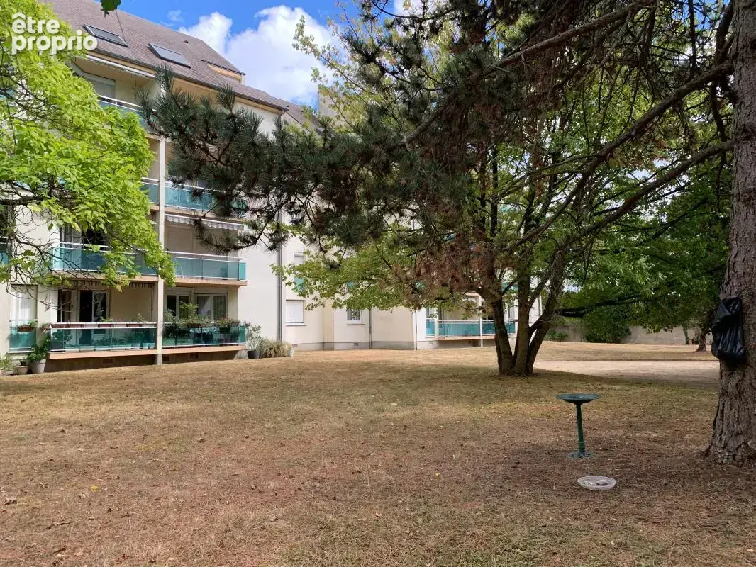  Appartement T4 lumineux de 95 m² avec balcon sur parc, box & 2 parkings – Proche Orléans Centre  - photo 8