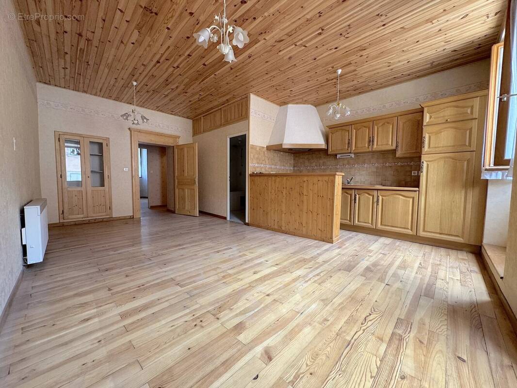 Appartement à SAINT-MICHEL-DE-MAURIENNE