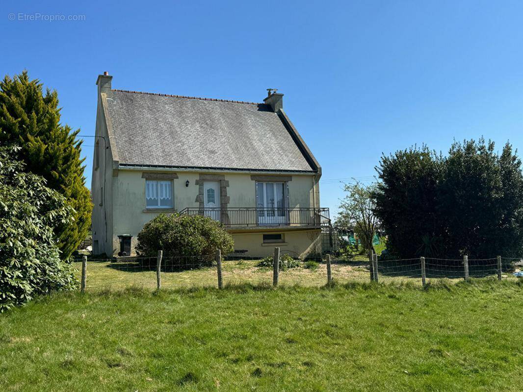 Maison à CAMORS