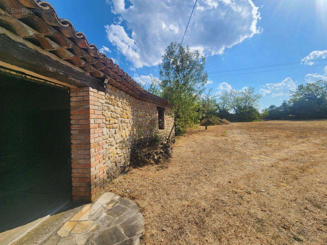 Mas RIBAUTE LES TAVERNES avec terrain plat de 11000 m² - photo 14