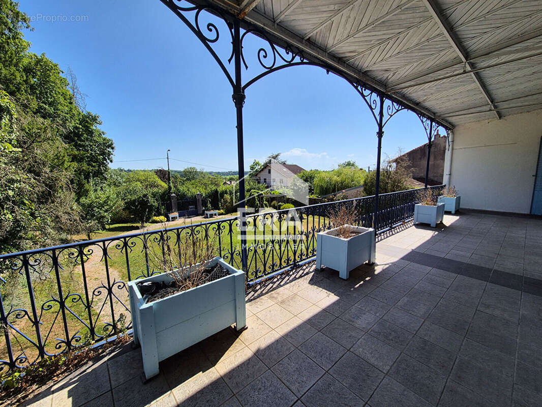 Maison à SAINT-AMOUR