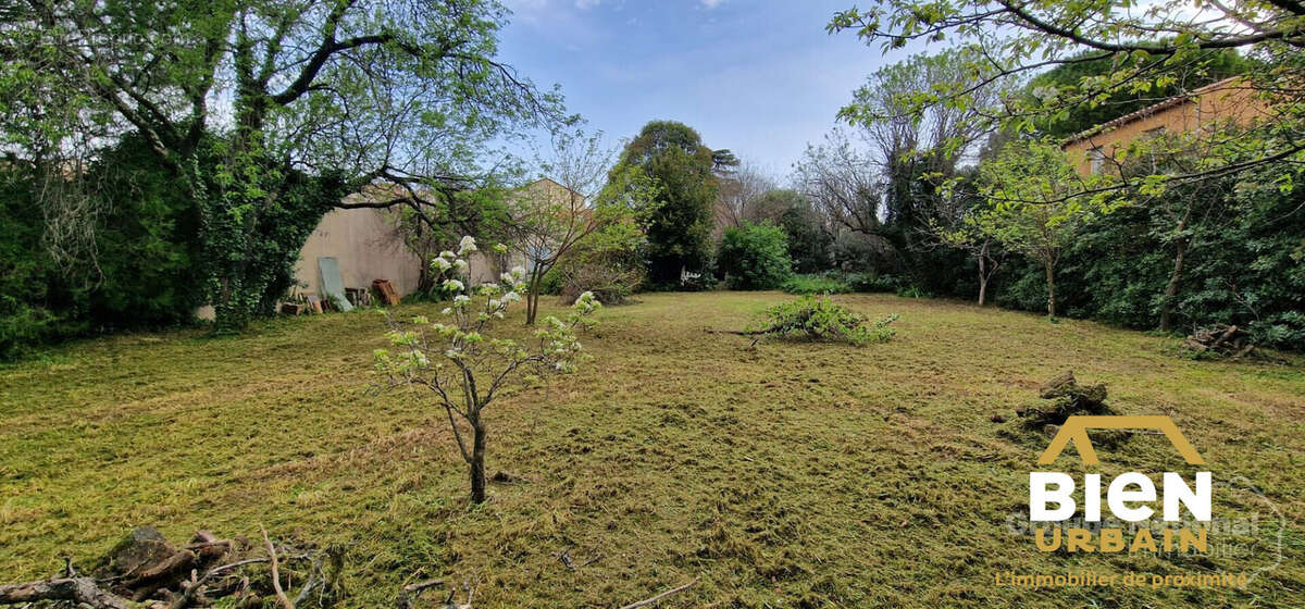 Terrain à NIMES