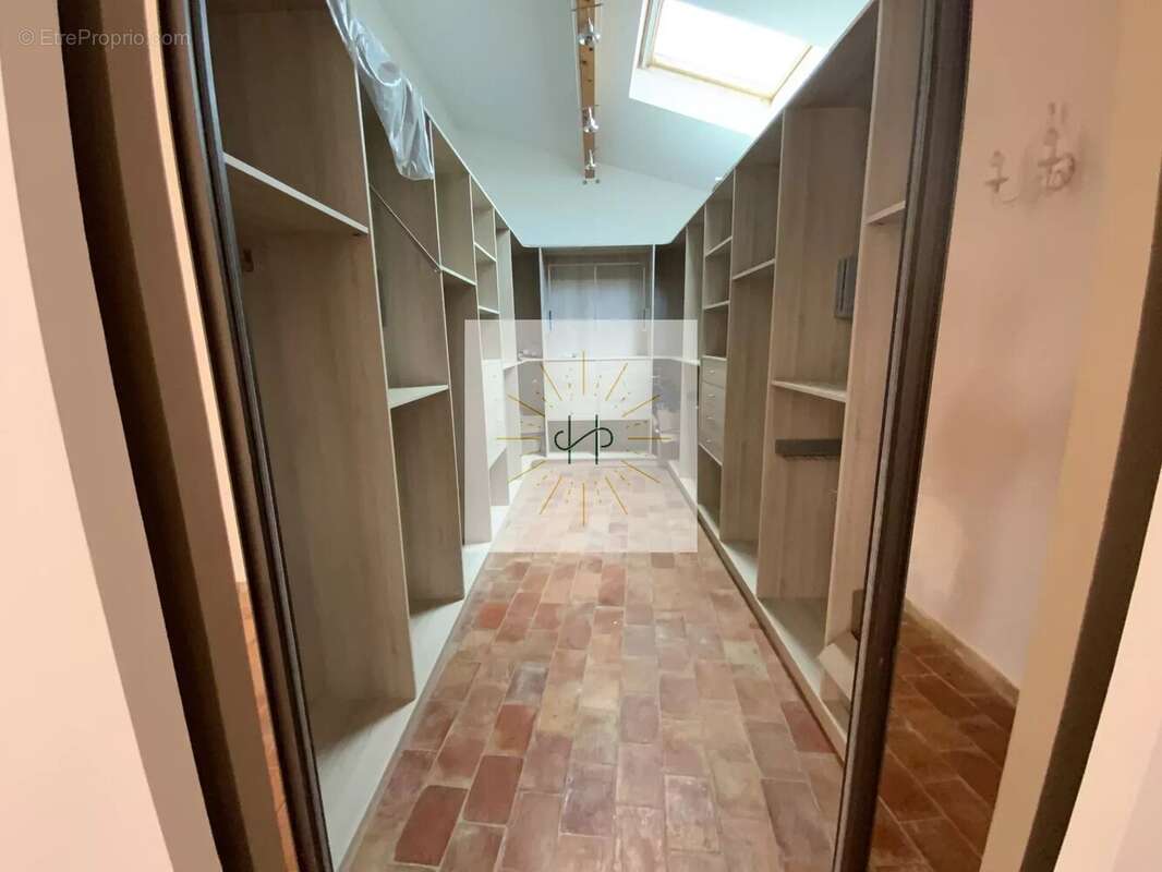 Maison à MONTELIMAR