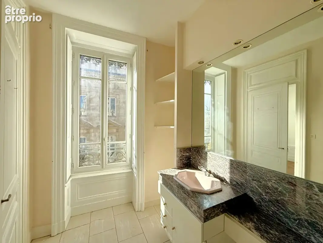 Lyon 1 presqu'ile rue du bât d'argent - t4 127m² - photo 10
