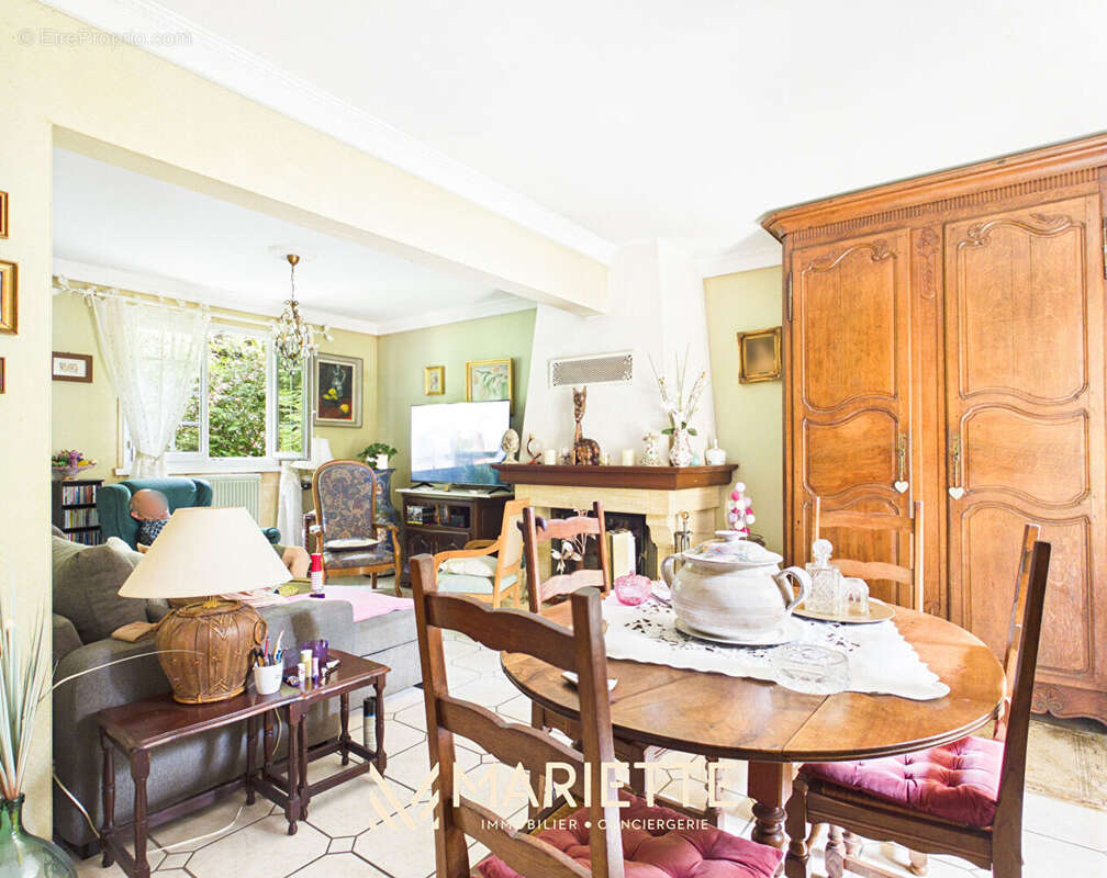 "JORNET" Fouesnant, Maison traditionnelle avec sous-sol total - photo 4