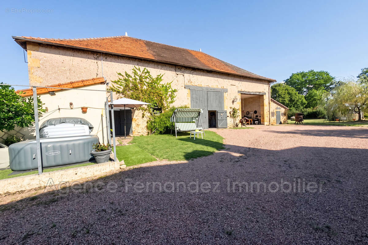Maison 240 m² à Marcigny  - photo 4