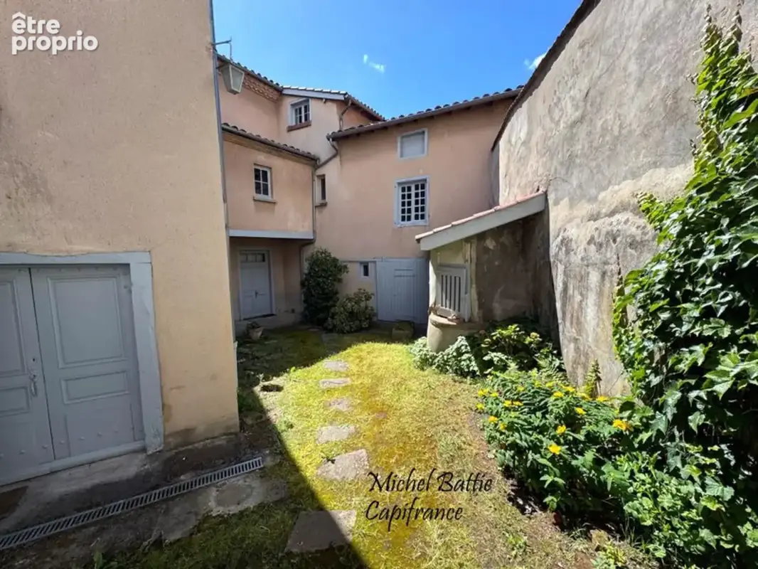 Propriété de caractère au cœur de saint-galmier - photo 2