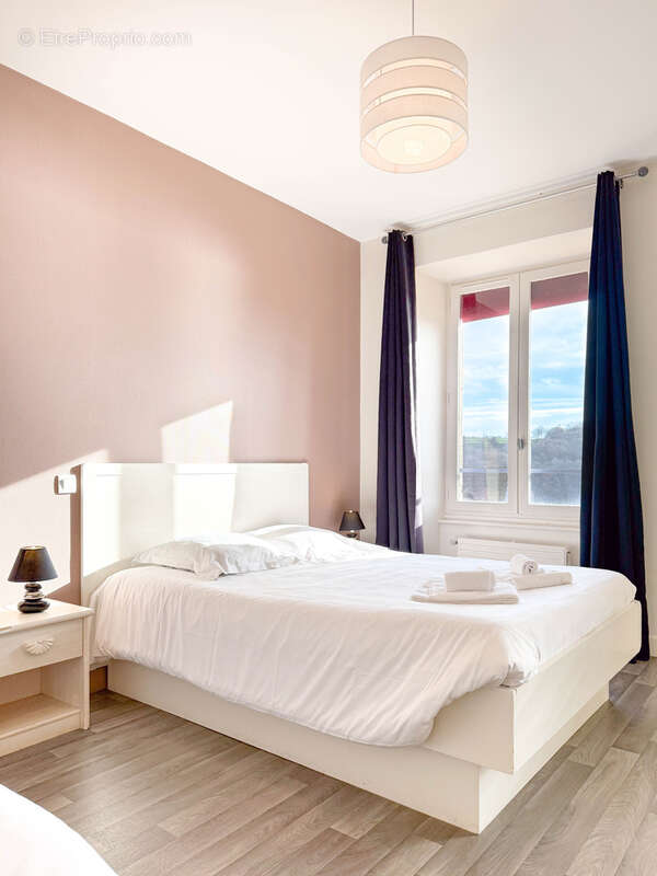 Commerce à SAINT-ETIENNE-CANTALES