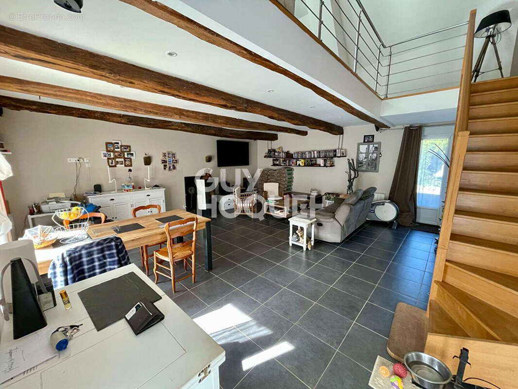 Maison à ROZ-SUR-COUESNON