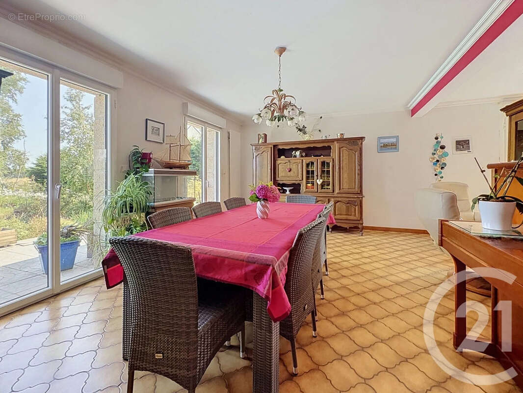 Maison 130 m² à Langoat  - photo 2