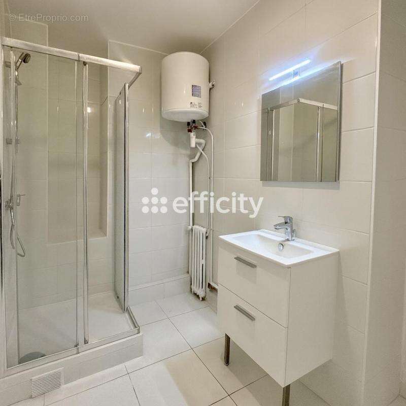 Appartement à AUBERVILLIERS