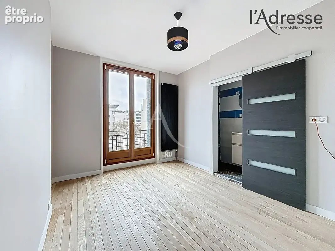 Suresnes Hyper Centre - Appartement 3 Pièces 59m² -  Charme de l'ancien - Cave - photo 2
