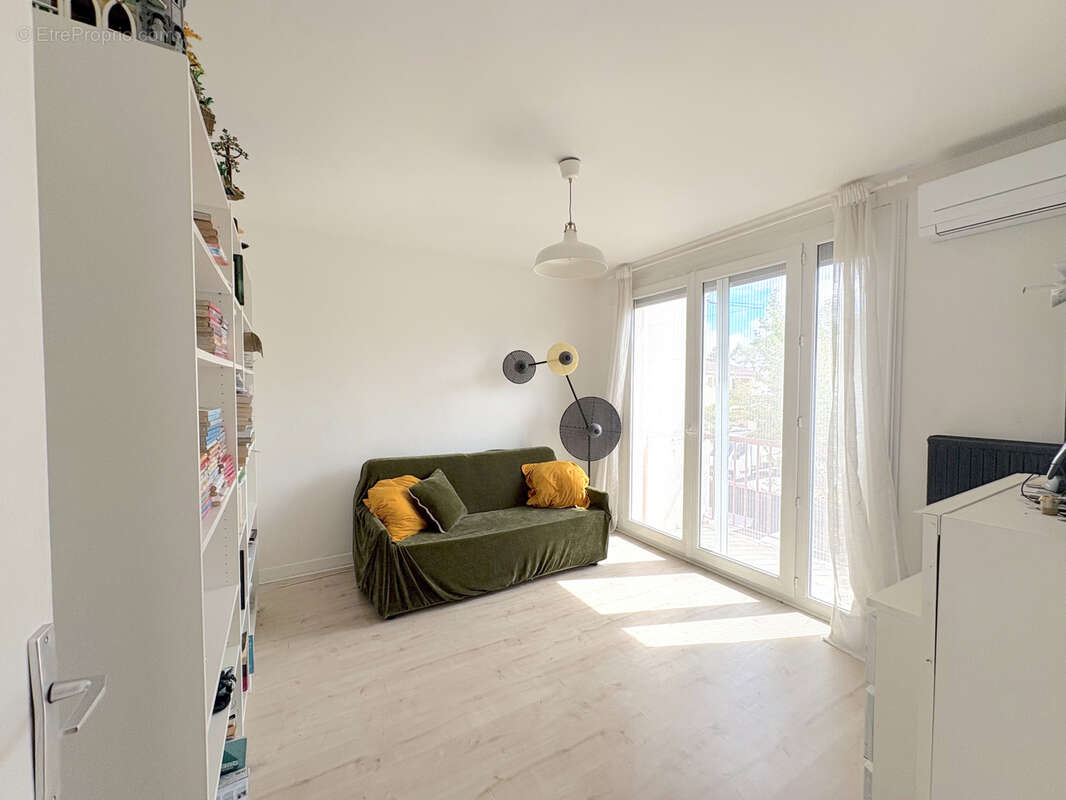 Maison T5 avec garage sur un terrain de 440m2 - photo 6