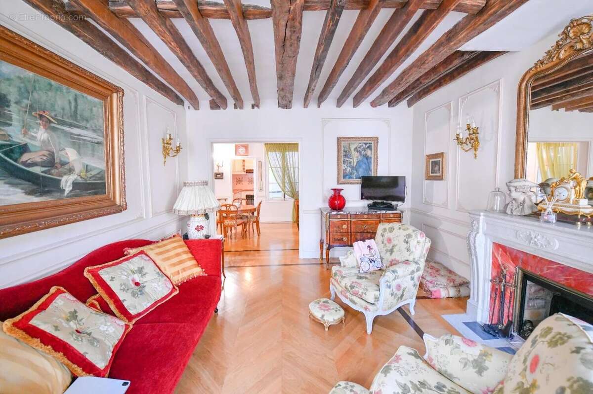 Appartement à PARIS-4E