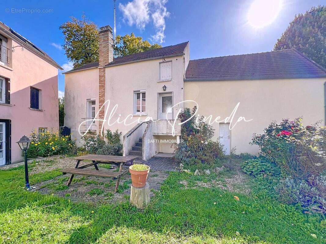 Photo 1 - Maison à CRESPIERES