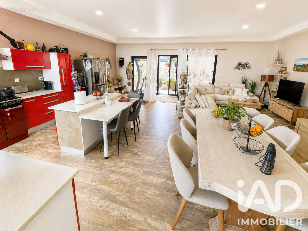 Maison 217 m² à Saint-Pierre  - photo 6