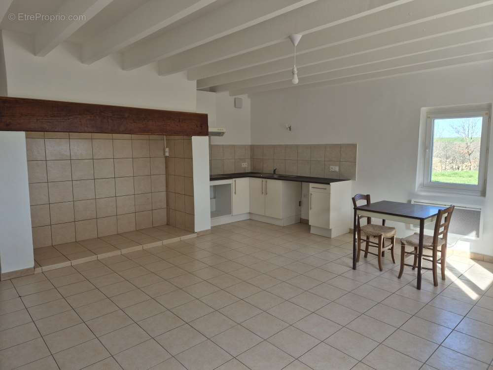 Maison 140 m² à Grazac  - photo 7