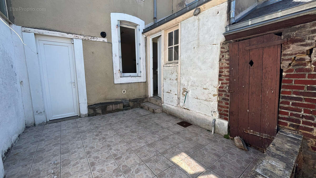 Charmante mancelle à rénover avec fort potentiel - Emplacement idéal proche gare et centre ville - photo 13