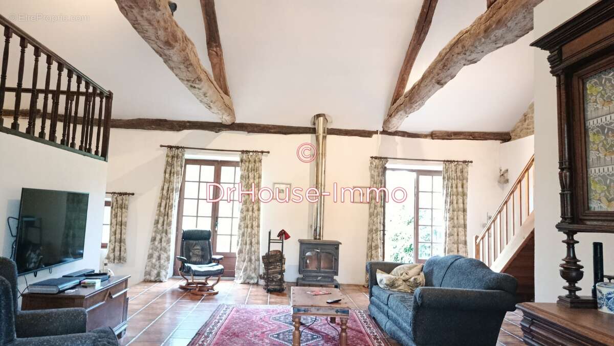 Maison à SAINT-SAUD-LACOUSSIERE