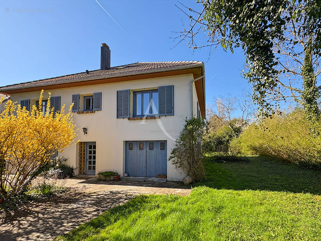 Maison à VILLECONIN