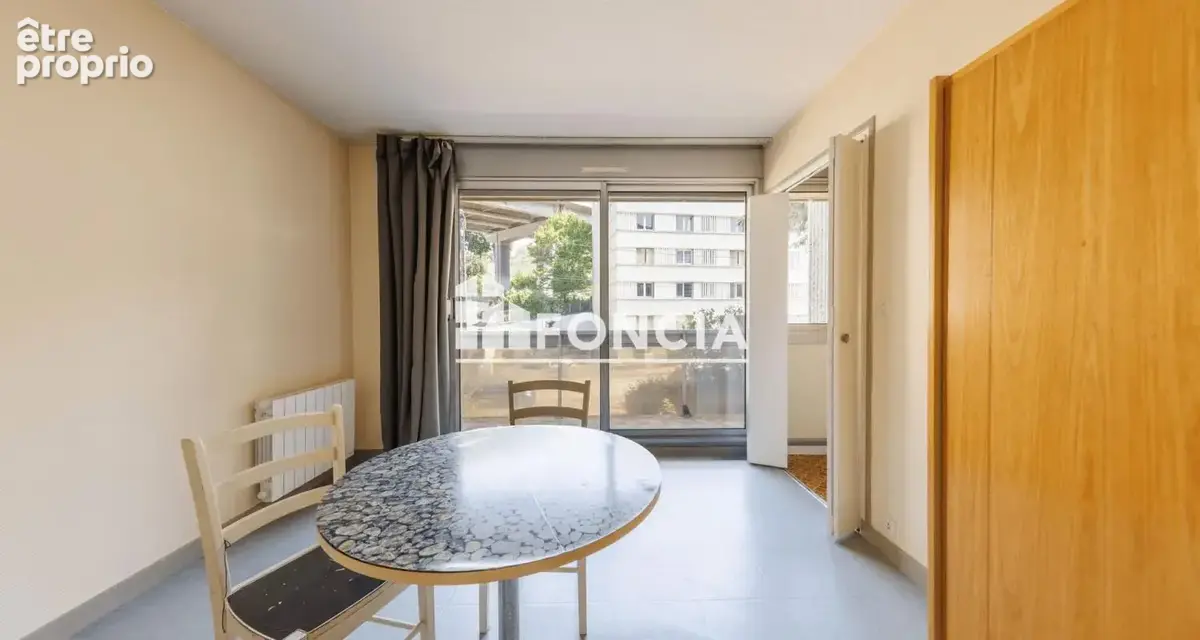 Studio avec parking balcon et cave - photo 3