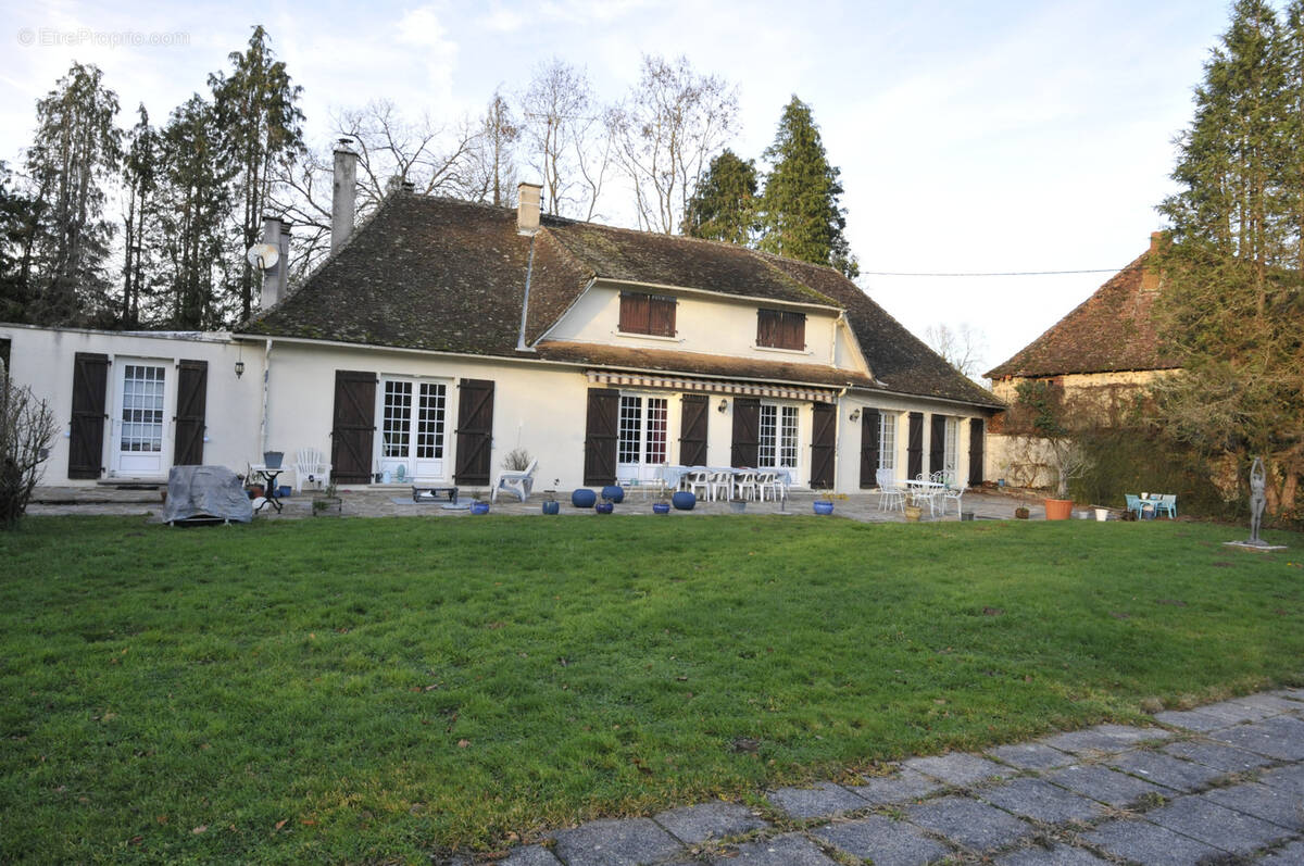Maison à SAINT-JEAN-LIGOURE