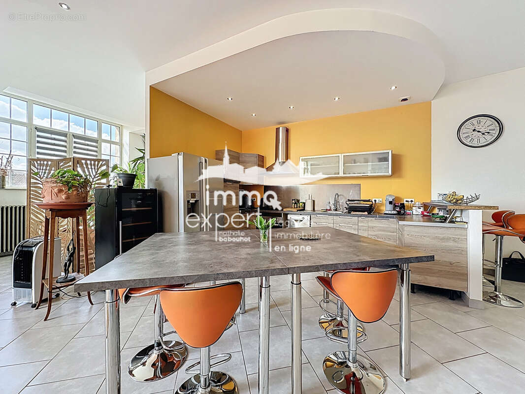 Appartement à MIRECOURT