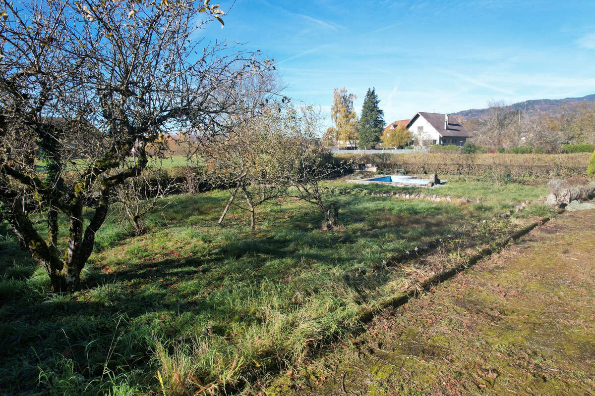 Terrain à VILLE-EN-SALLAZ