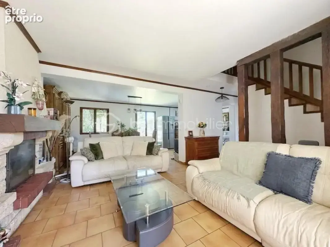 Villeneuve-le-Roi – Maison familiale avec piscine - photo 11