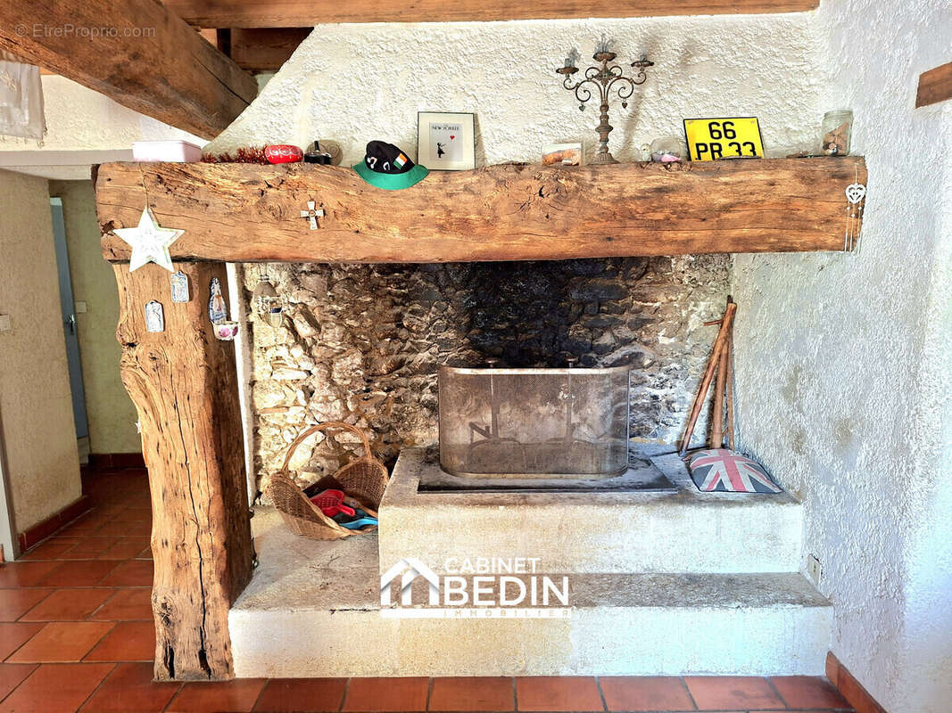 Maison 210 m² à Saint-Ciers-D'abzac  - photo 4