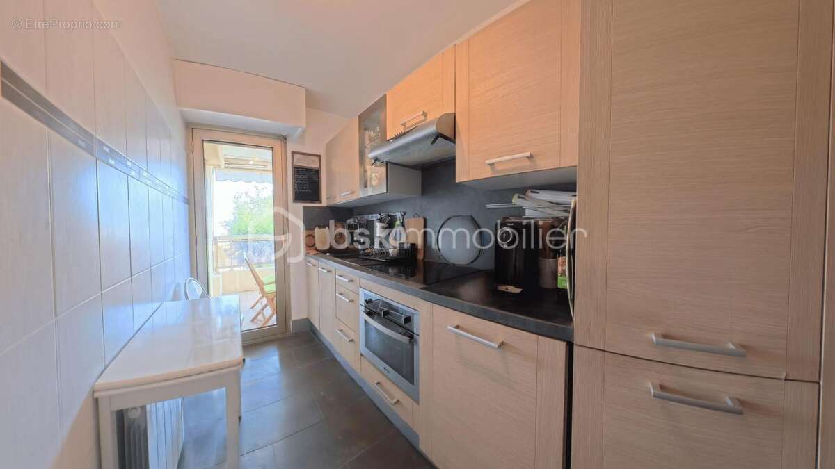Appartement à VALLAURIS