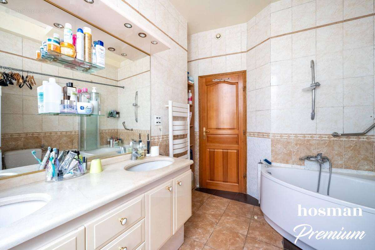 Appartement à PARIS-10E