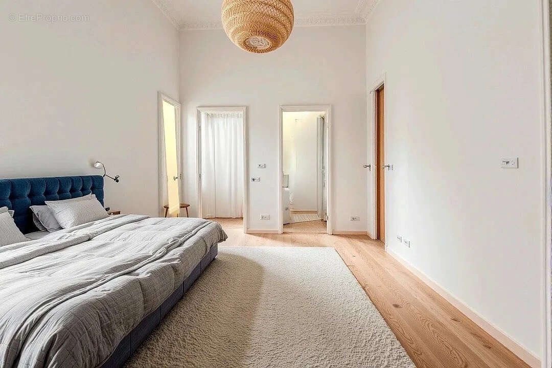 Appartement à MARSEILLE-2E