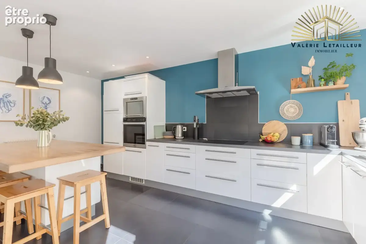 Magnifique maison de caractère développant environ 170 m2 habitables, complétés par 100 m2 de sous-sol, le tou - photo 5