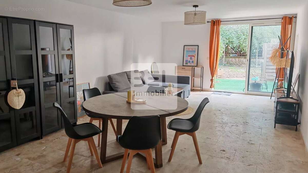 Maison à SAINTE-CECILE-LES-VIGNES