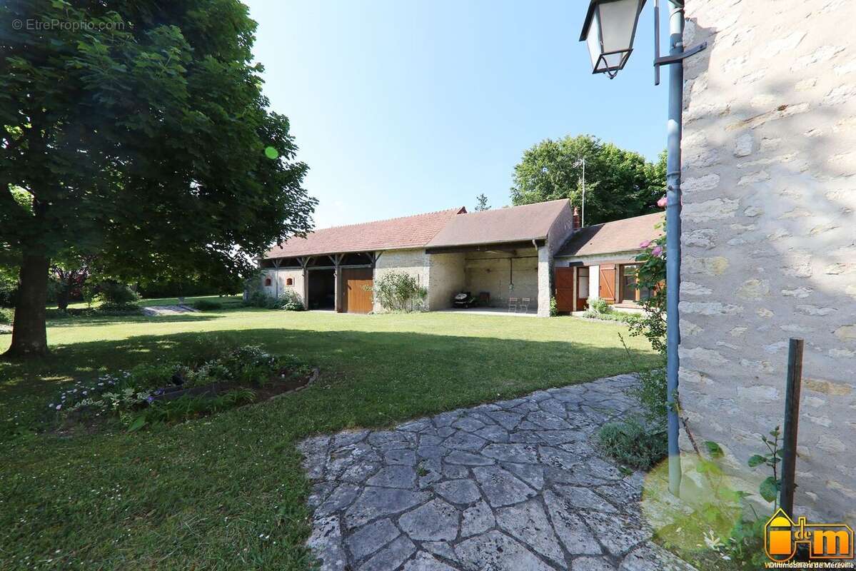 Maison à MEREVILLE