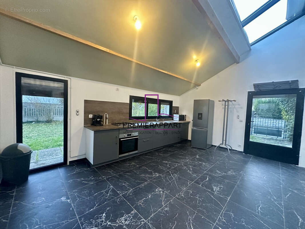 Maison à SARTROUVILLE