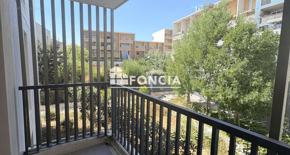 Superbe Studio 35 m2+ Balcon et Pkg privé - Marseille (14e) Quartier Sainte Marthe - photo 3