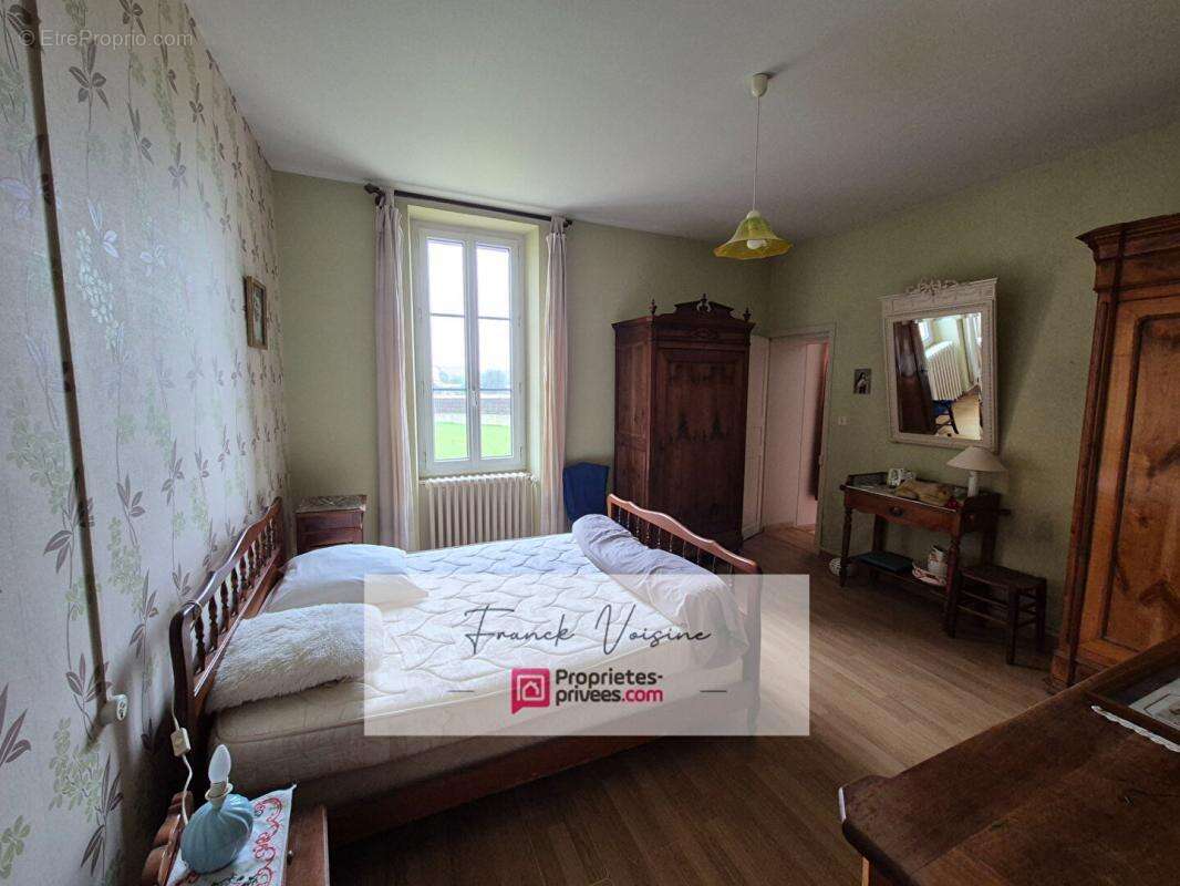 Maison à LES HERBIERS