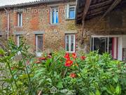 Venez découvrir cette grande maison de bourg de 202 m² - Maison à SAINT-MESMIN
